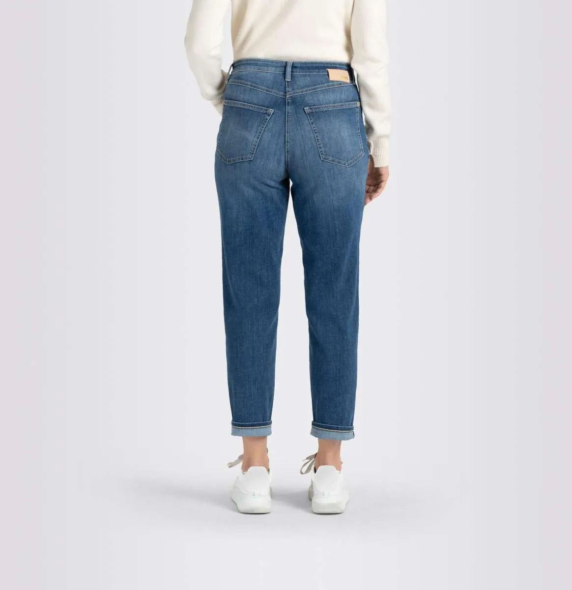 MAC <BR>
Carrot Mom Fit Jean <BR>
Blue <BR>