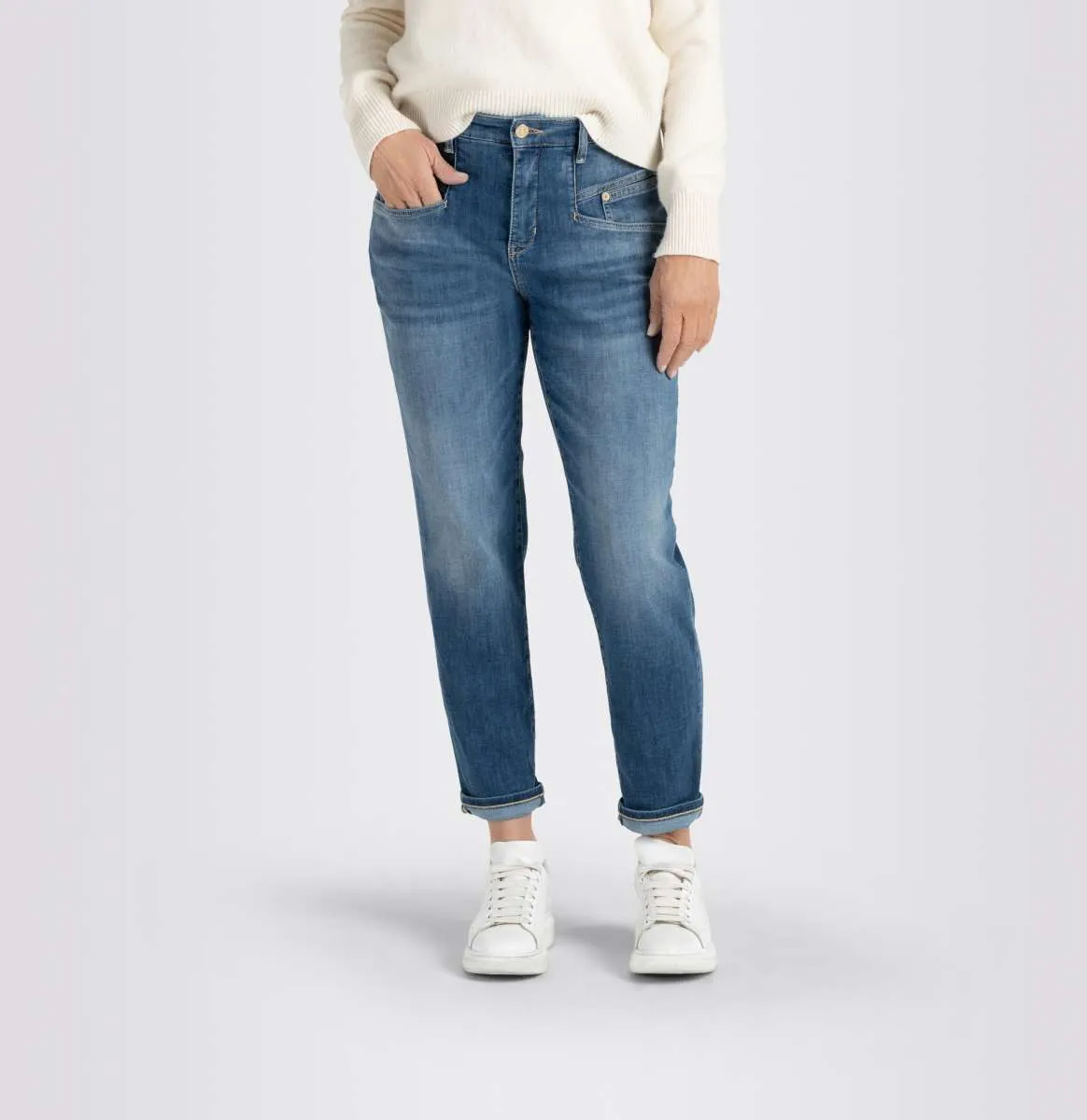 MAC <BR>
Carrot Mom Fit Jean <BR>
Blue <BR>