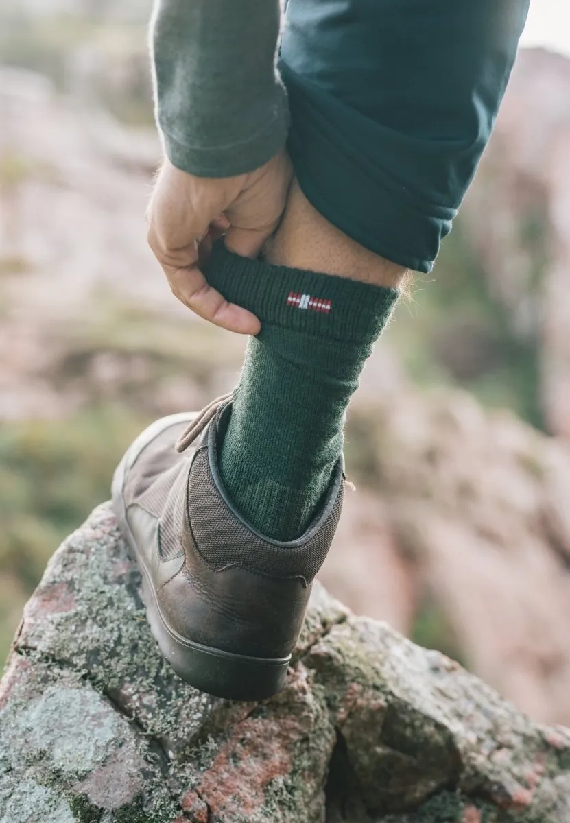 MERINO WOOL HIKING SOCKS