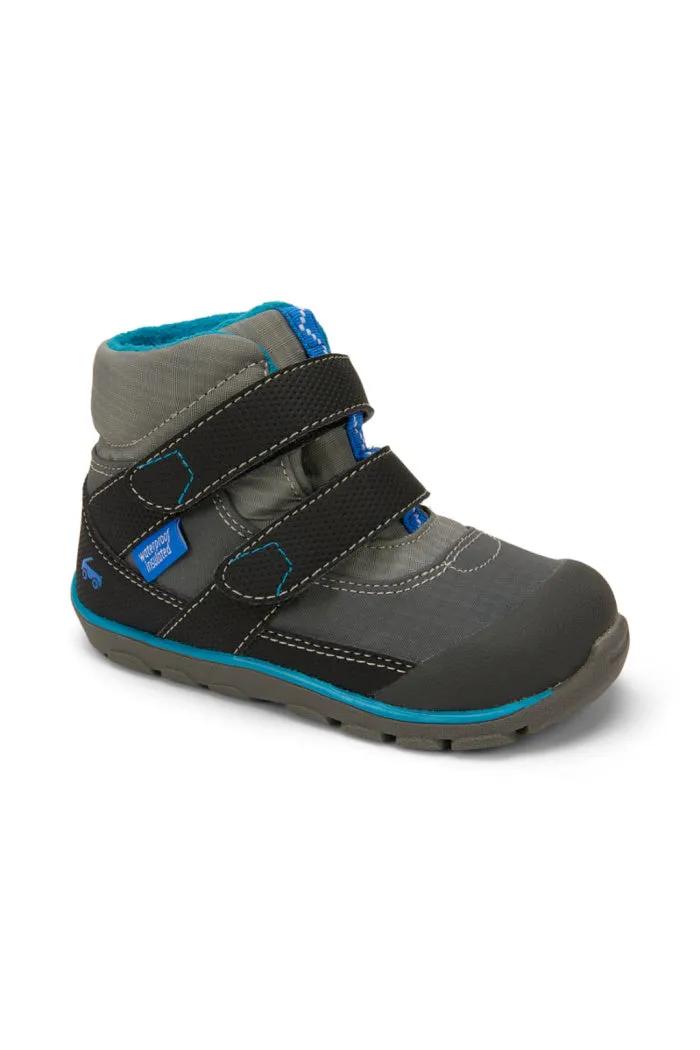 See Kai Run Children's Atlas II in Gray/Black
