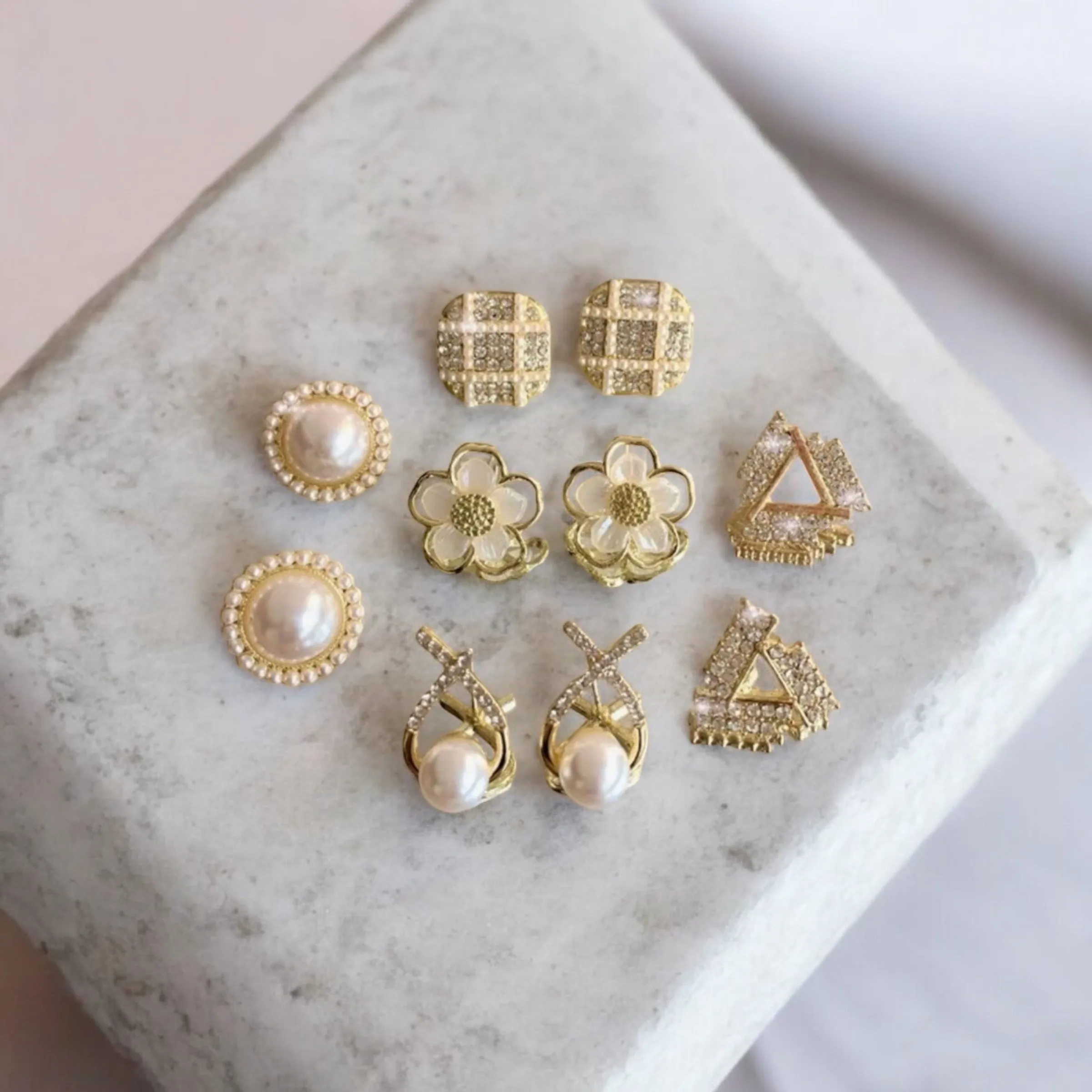 White Whisper - Set of Elegant Ear Studs